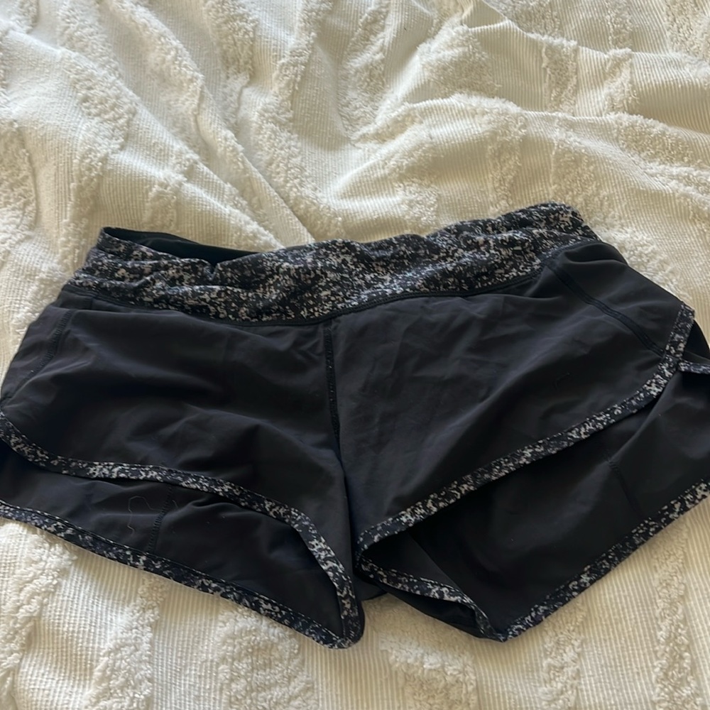 Lulu lemon athletica short size 6